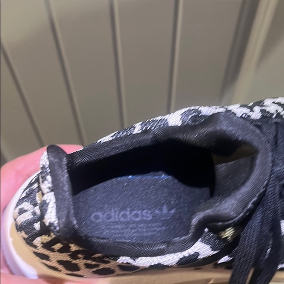 Women’s Adidas - Picture 4 of 5